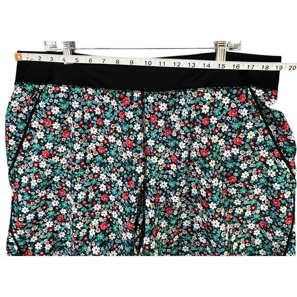 Lands End Swim Board Shorts Womens 18 Black Ditsy Floral Quick Dry Beach UPF50 - Picture 5 of 13